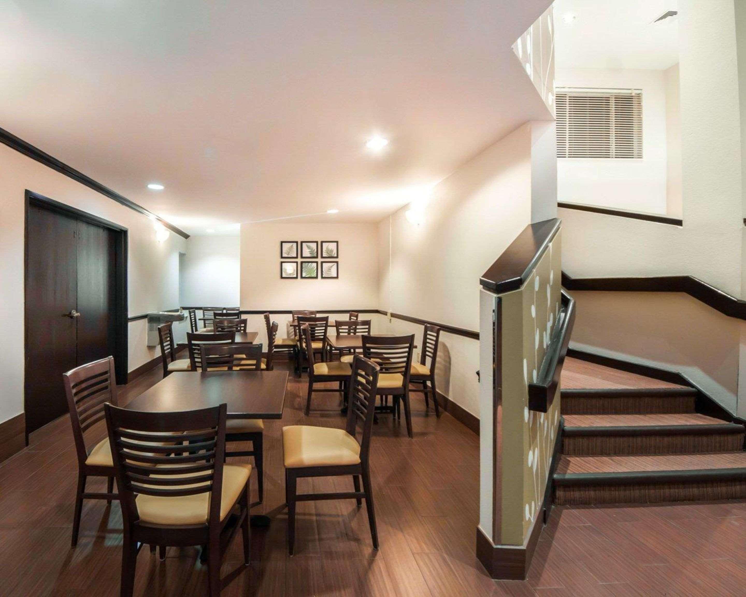 Sleep Inn & Suites Edmond Near University Bagian luar foto
